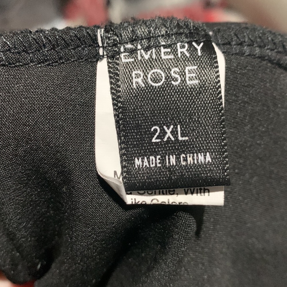 Emery Rose Top - Picture 4 of 4